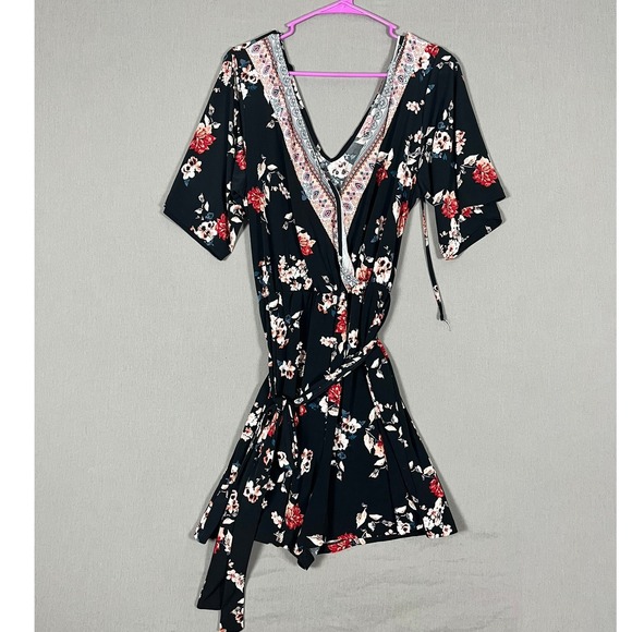 Maurices Pants - Maurices Romper Womens L Black Floral V-Neck Short Sleeve Boho EUC